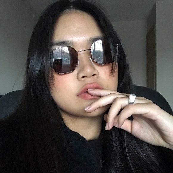 DOLLSKILL Sunnies - Picture 2 of 2